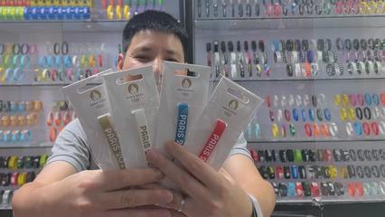 义乌小商品“出征”巴黎奥运会，中国制造闪耀世界舞台